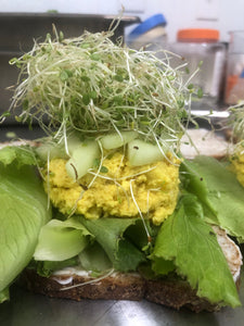 CURRY CHICKEN SANDWICH